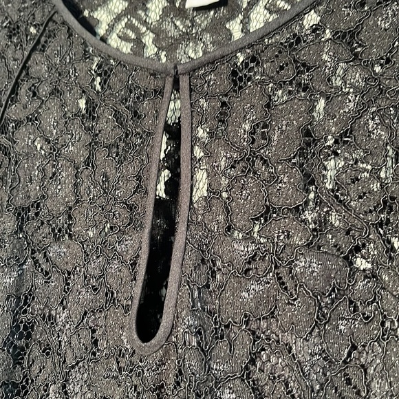 DIANE VON FURSTENBERG Gadie Dark Romance Black Lace Keyhole Party Blouse SZ 4 - Picture 4 of 16